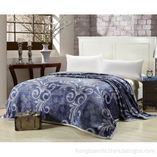 100% Polyester Super Soft Flannel Blanket in Bulk Red Throw